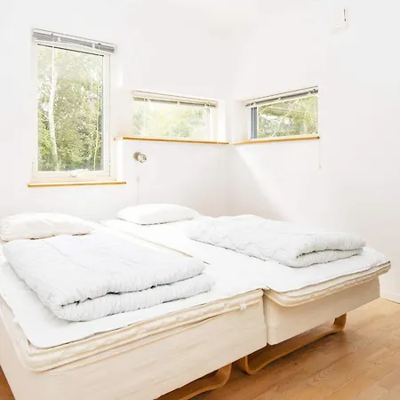 14 Person In Grenaa-by Traum * גרנה