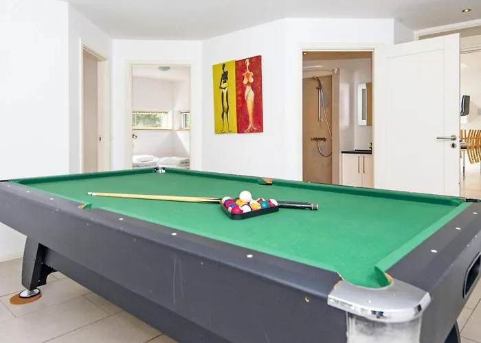 14 Person In Grenaa-by Traum *