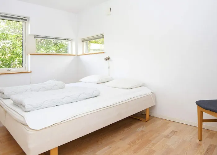 14 Person In Grenaa-by Traum *