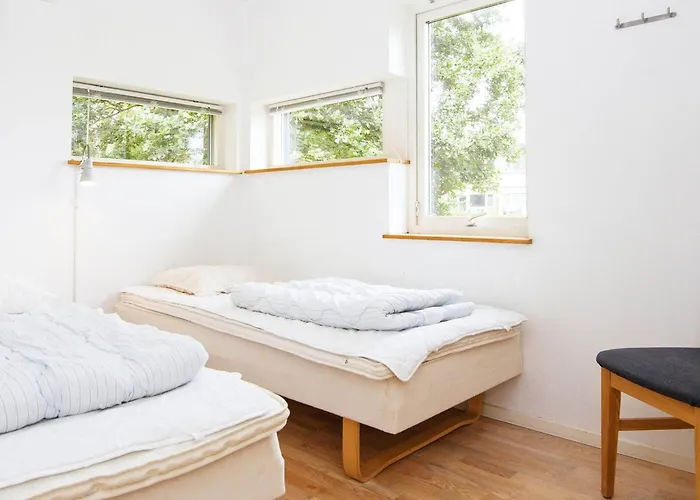 14 Person In Grenaa-by Traum *